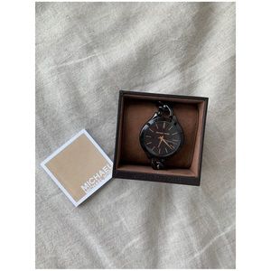 Sleek Michael Kors Link Chain Watch